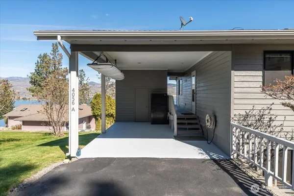 $735,000 | 4056 Lakeview Place, Unit 1A, Chelan, WA 98816
