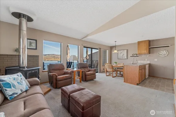 $735,000 | 4056 Lakeview Place, Unit 1A, Chelan, WA 98816