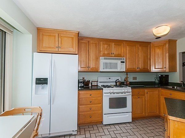 7 Deer Path, Unit 3 Maynard, MA 01754 - Photo 9 of 30 Gallery Image 9