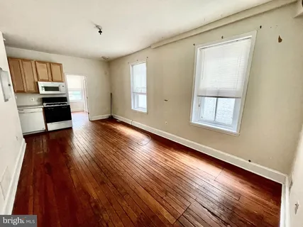 $1,100 | 180 Manheim Street, Unit 2, Philadelphia, PA 19144