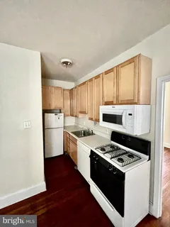$1,100 | 180 Manheim Street, Unit 2, Philadelphia, PA 19144
