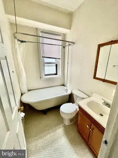 $1,100 | 180 Manheim Street, Unit 2, Philadelphia, PA 19144
