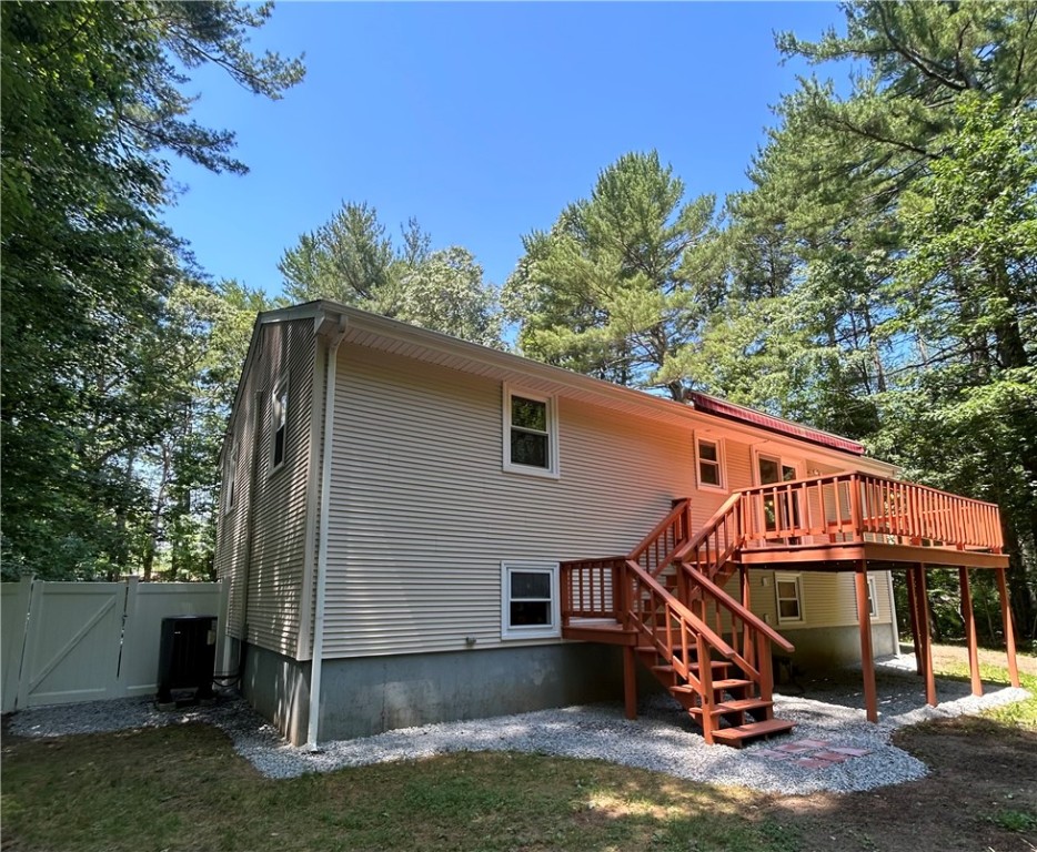 143 Smith Road Burrillville, RI 02830 - Photo 4 of 48