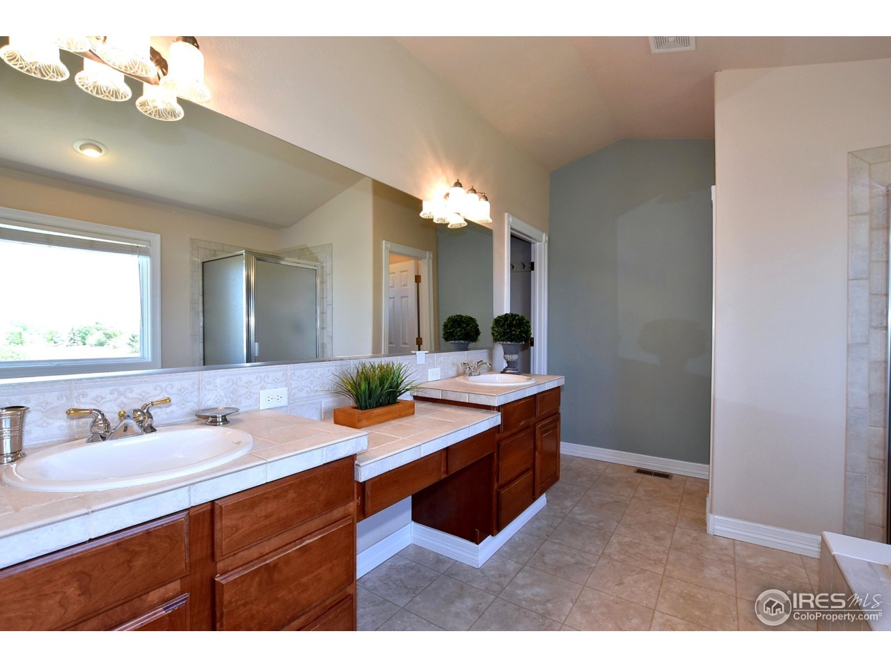 4202 Red Fox Road Fort Collins, CO 80526 - Photo 21 of 38 Master Bath