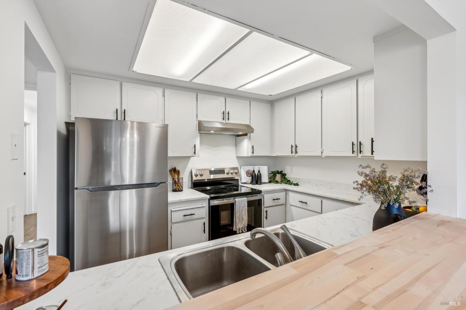 65 Scottsdale Way Novato, CA 94947 - Photo 12 of 52