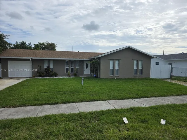 $3,900 | 16813 Southwest 107th Place, Miami, FL 33157
