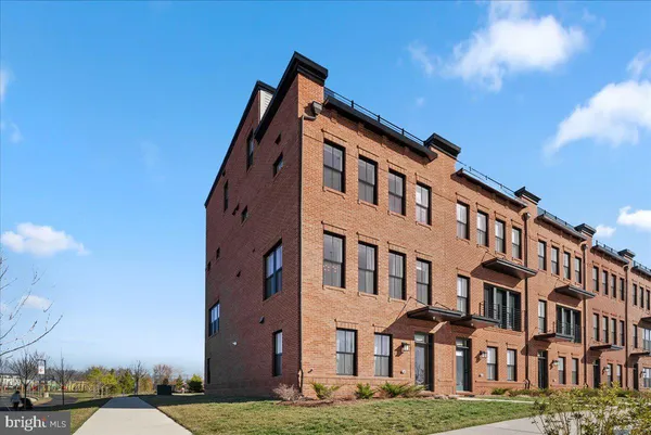 $4,400 | 42203 Jousting Terrace, Ashburn, VA 20148