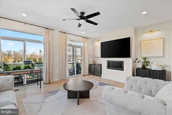 $4,400 | 42203 Jousting Terrace, Ashburn, VA 20148