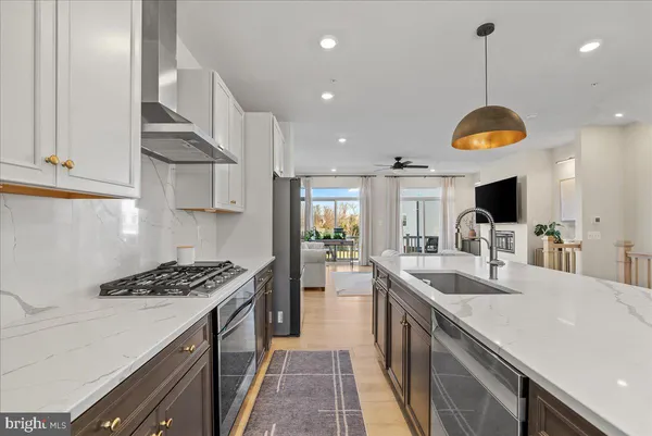 $4,400 | 42203 Jousting Terrace, Ashburn, VA 20148