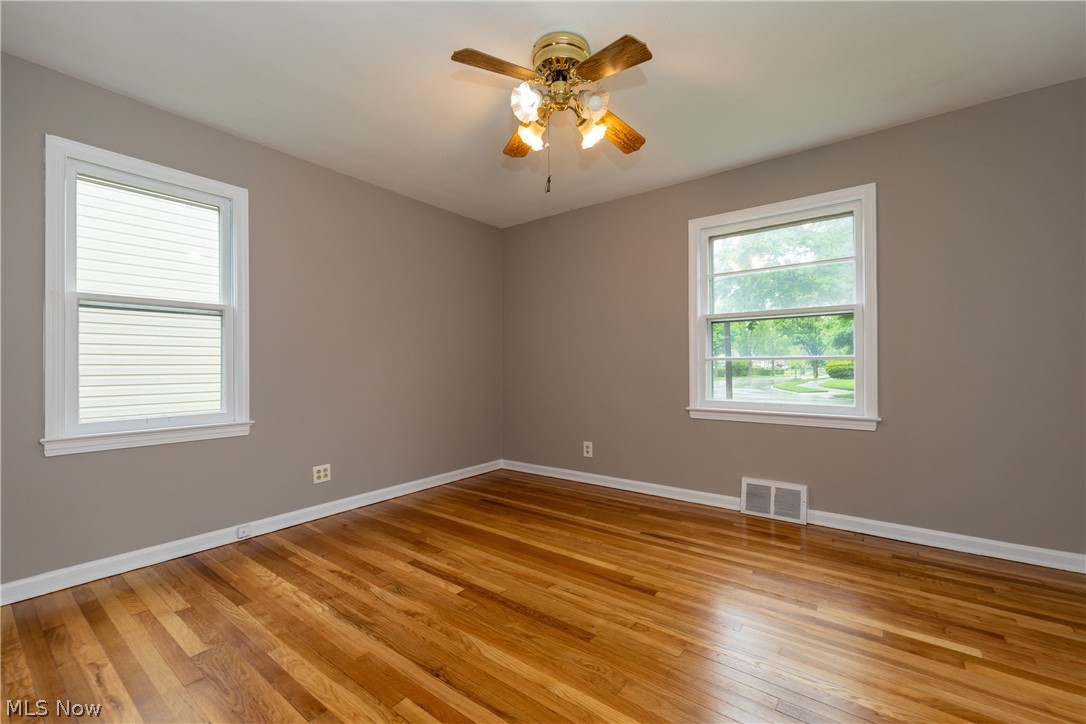 4868 Ridgebury Boulevard Cleveland, OH 44124 - Photo 9 of 22 Gallery Image 9