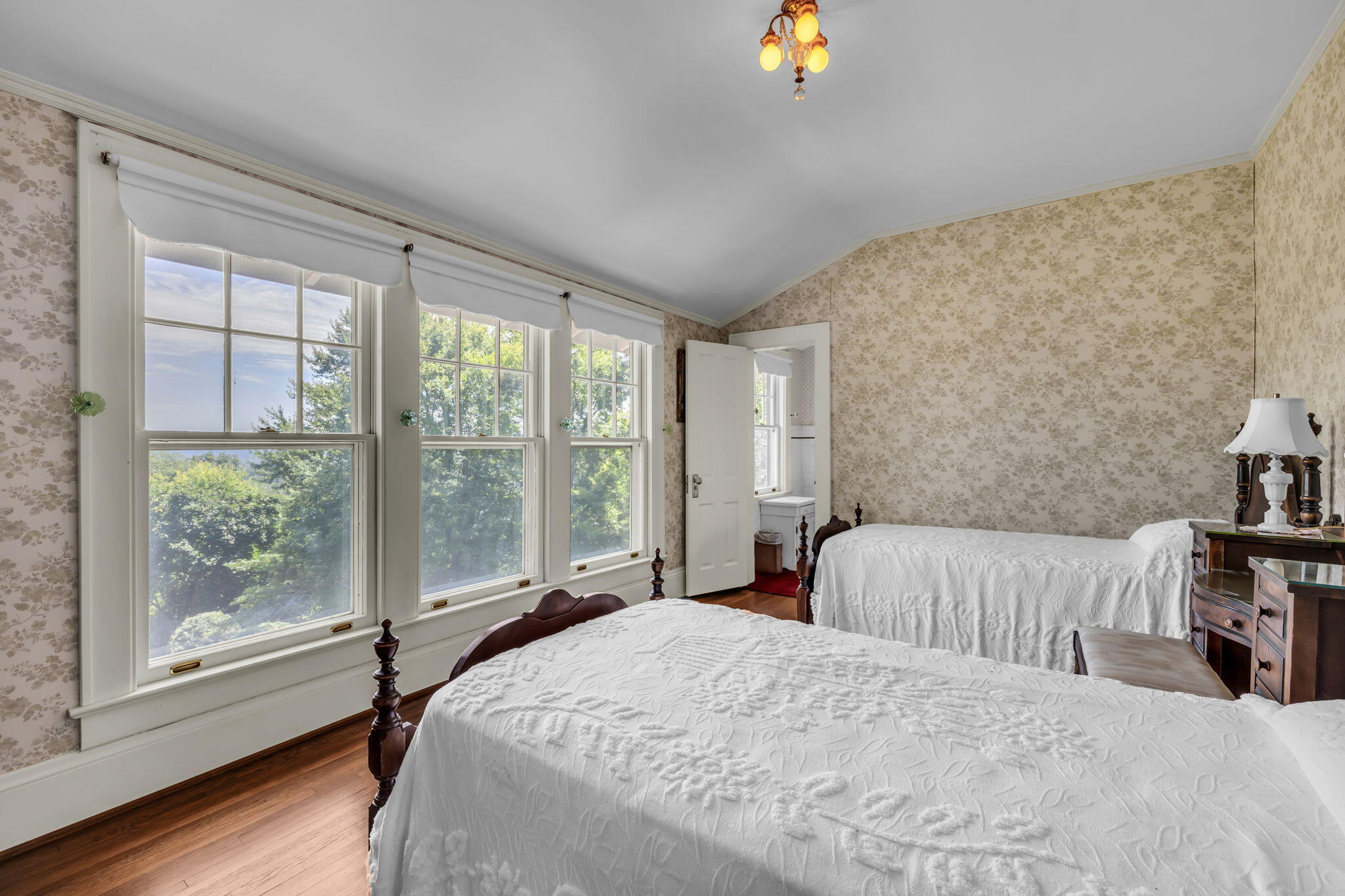 680 South Crest Road Chattanooga, TN 37404 - Photo 22 of 65 49-web-or-mls-680-s-crest-rd