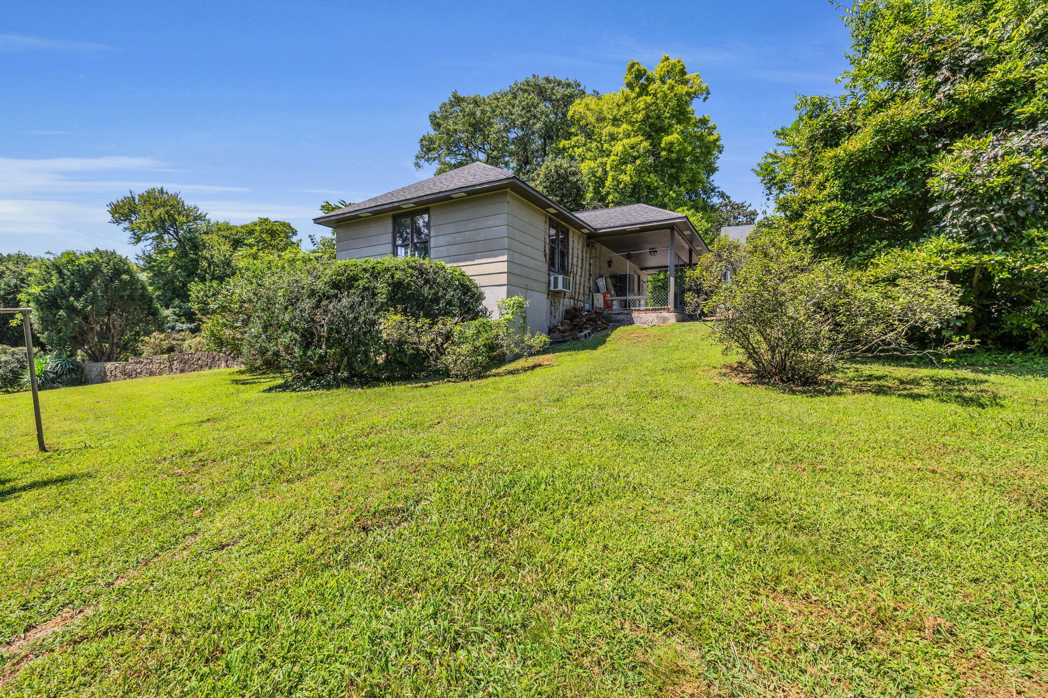 680 South Crest Road Chattanooga, TN 37404 - Photo 43 of 65 15-web-or-mls-680-s-crest-rd
