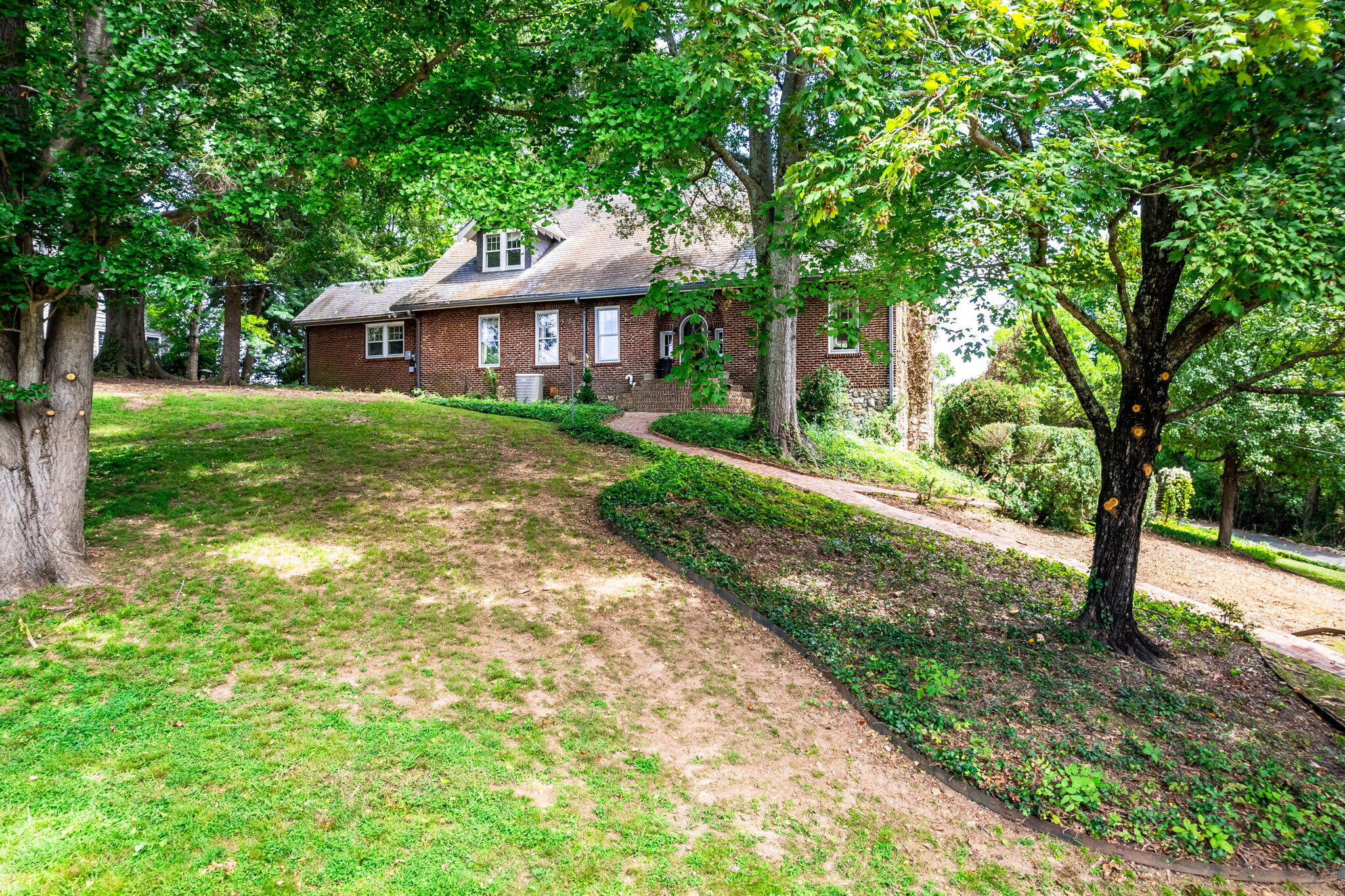 680 South Crest Road Chattanooga, TN 37404 - Photo 54 of 65 81-web-or-mls-680-s-crest-rd
