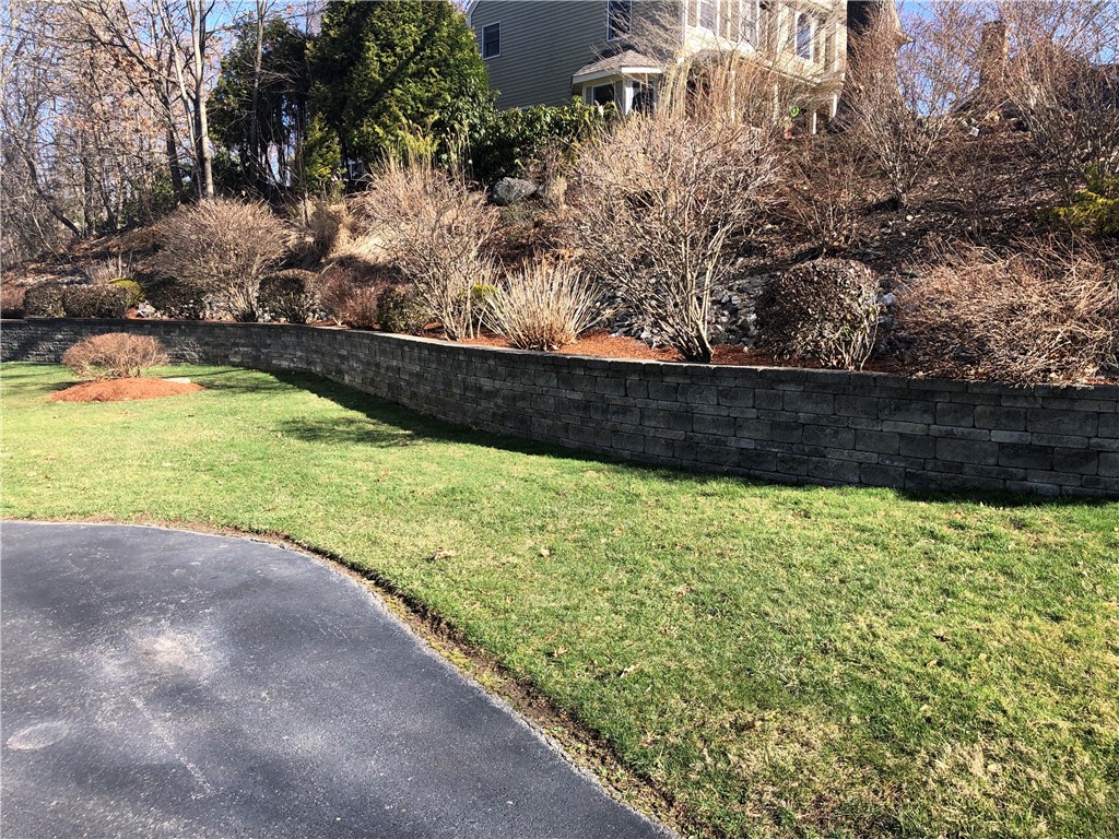 4 Spring House Lane Cumberland, RI 02864 - Photo 7 of 48 Gallery Image 7