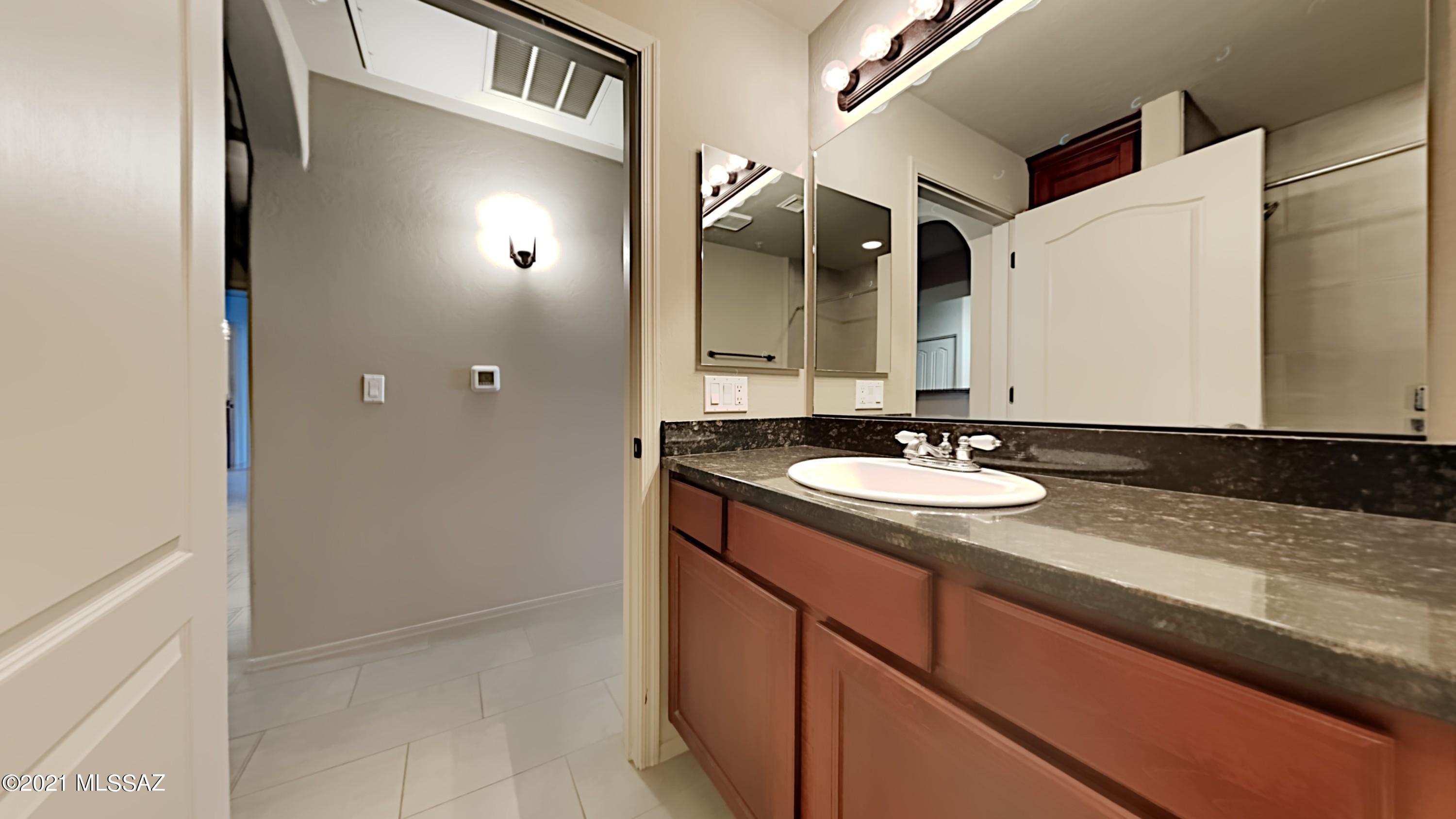 2550 East River Road Tucson, AZ 85718 - Photo 18 of 22