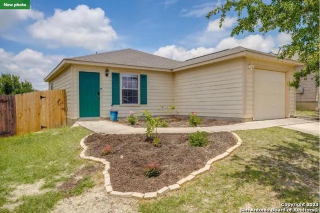 $1,600 | 11219 Pecan Canyon, San Antonio, TX 78252