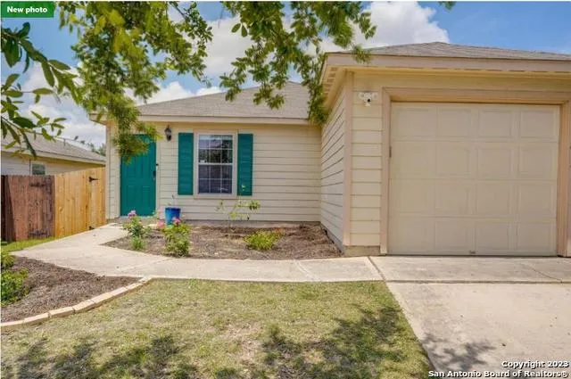 $1,600 | 11219 Pecan Canyon, San Antonio, TX 78252