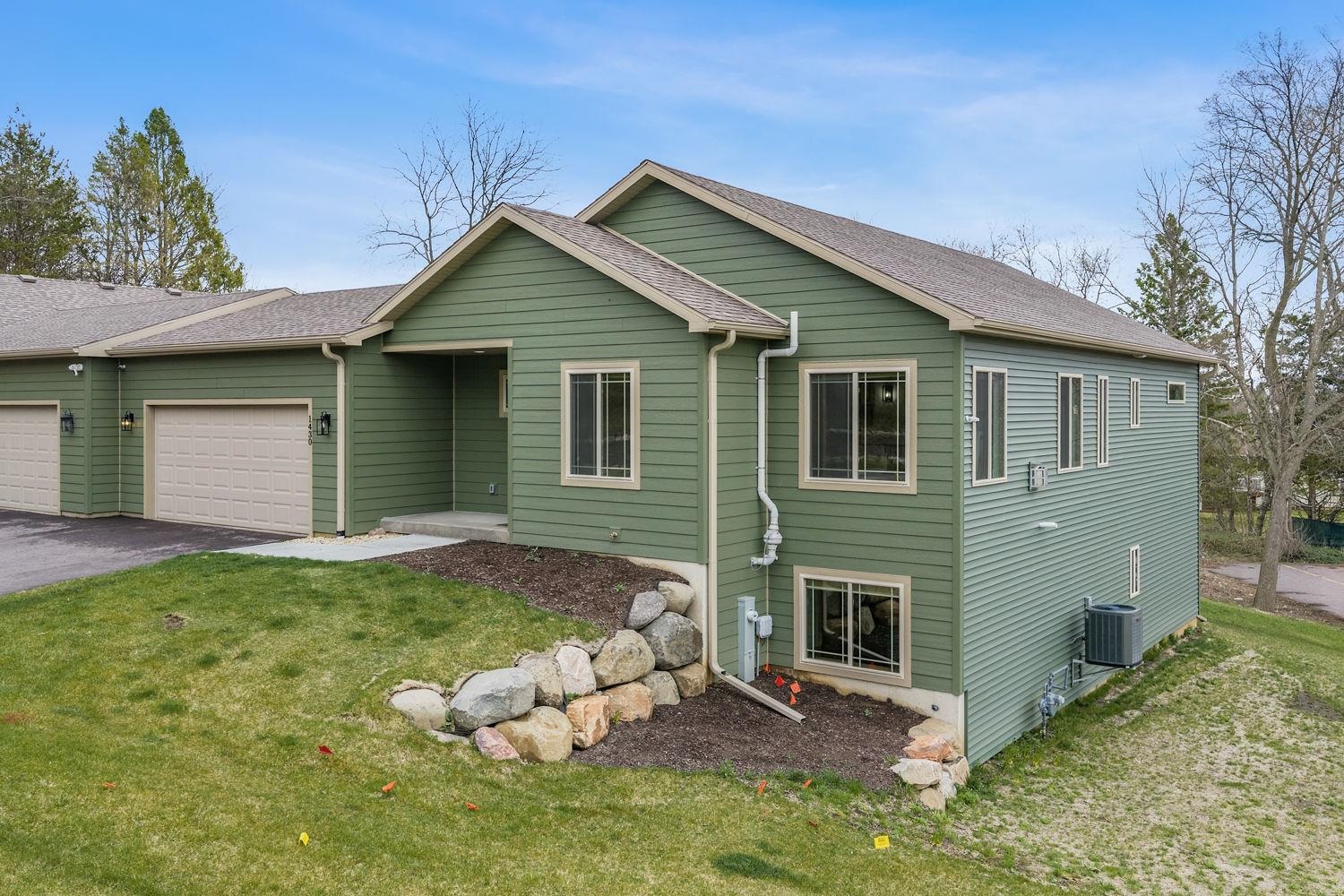 1430 Martiny Court Baraboo, WI 53913 - Photo 3 of 51