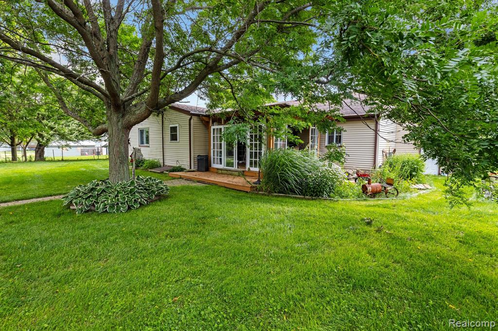 1431 North Seymour Road Flushing, MI 48433 - Photo 34 of 43