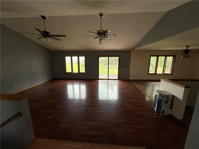 $239,000 | 1011 North Arrowhead Drive, Burlington, KS 66839