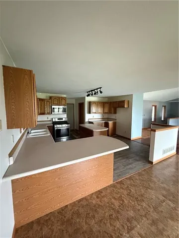 $239,000 | 1011 North Arrowhead Drive, Burlington, KS 66839