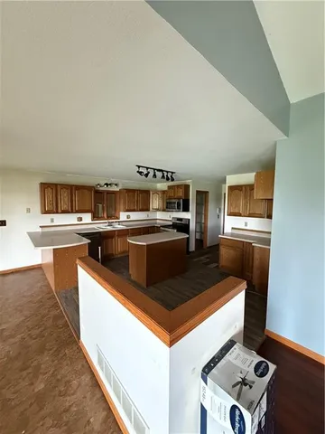 $239,000 | 1011 North Arrowhead Drive, Burlington, KS 66839