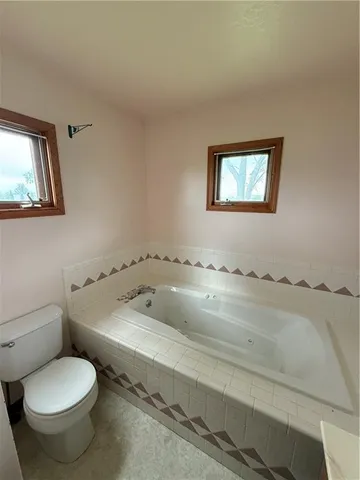 $239,000 | 1011 North Arrowhead Drive, Burlington, KS 66839