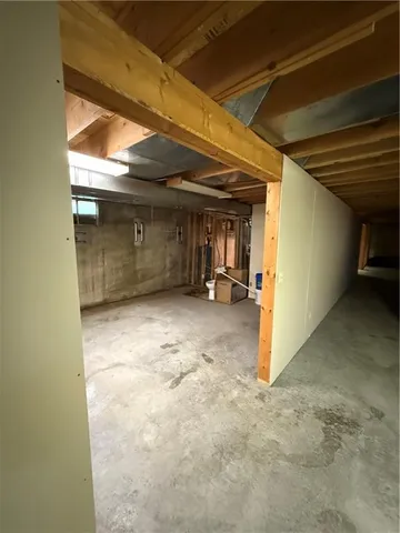 $239,000 | 1011 North Arrowhead Drive, Burlington, KS 66839