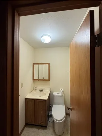 $234,000 | 1011 North Arrowhead Drive, Burlington, KS 66839