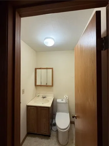 $239,000 | 1011 North Arrowhead Drive, Burlington, KS 66839