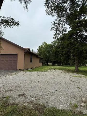 $239,000 | 1011 North Arrowhead Drive, Burlington, KS 66839