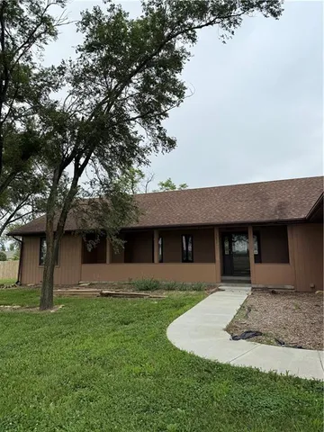 $239,000 | 1011 North Arrowhead Drive, Burlington, KS 66839