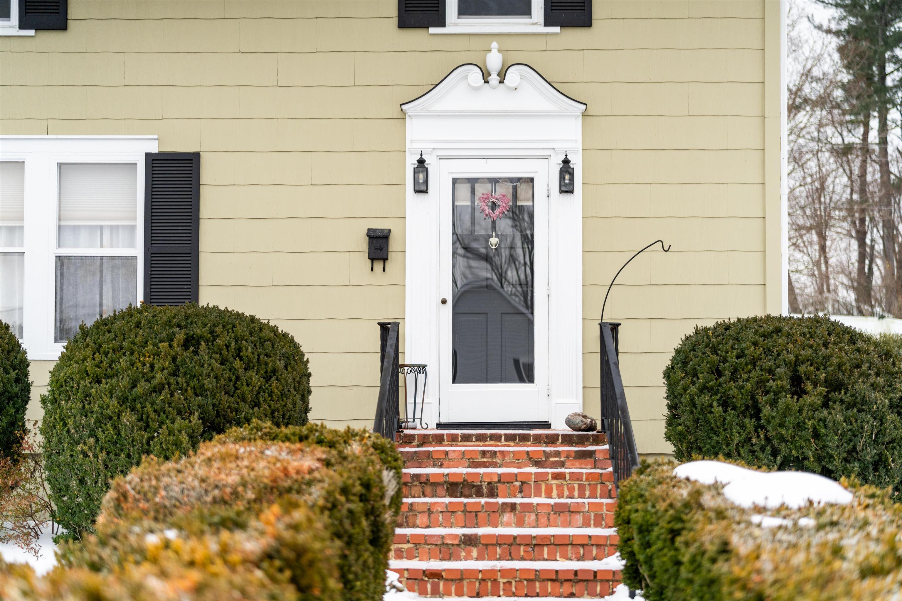 528 Locust Avenue Waynesboro, VA 22980 - Photo 6 of 47