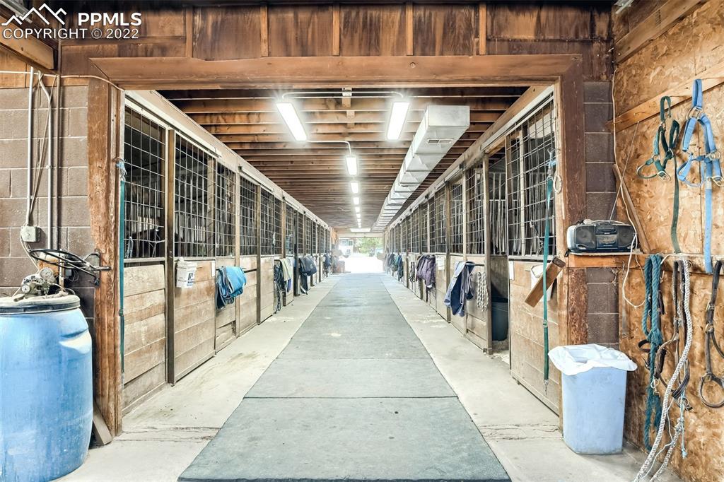 1245 South Ridge Road Castle Rock, CO 80104 - Photo 4 of 39 a view of railway station with sitting area