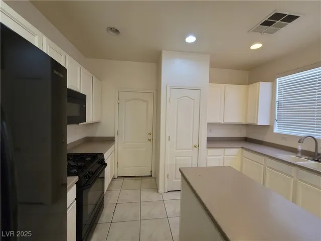 $1,800 | 8930 Partridge Hill Street, Las Vegas, NV 89148