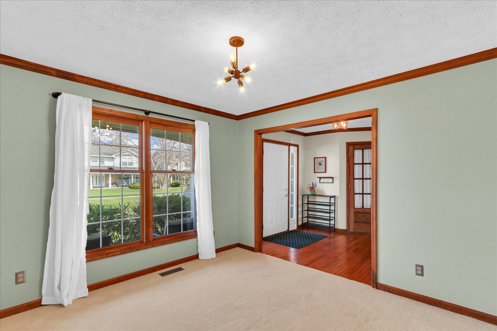 2807 Willow Bend Road Champaign, IL 61822 - Photo 9 of 46 Gallery Image 9
