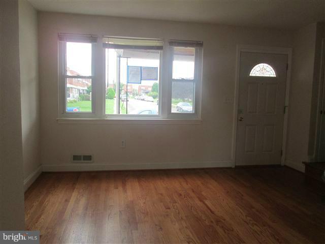 4120 Fallstaff Road Baltimore, MD 21215 - Photo 2 of 18 Living Room