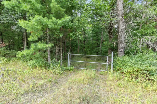 $179,900 | 4201 East 20th Street, White Cloud, MI 49349