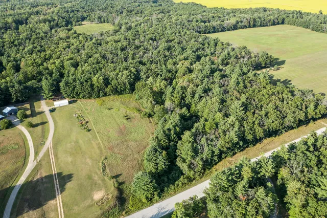 $179,900 | 4201 East 20th Street, White Cloud, MI 49349