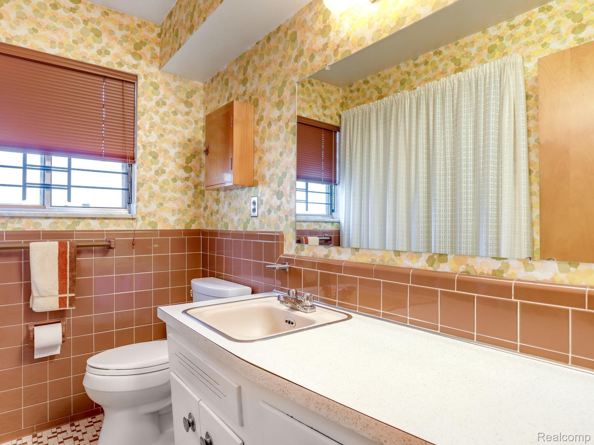 460-462 Alter Road Detroit, MI 48215 - Photo 14 of 30 460 Alter Rd Detroit MI 48215-029-028-460 Alter Rd Detroit MI0029-MLS_Size.jpg
