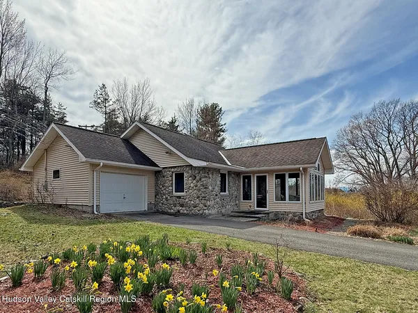 $595,000 | 335 Miller Road 1, Hudson, NY 12534