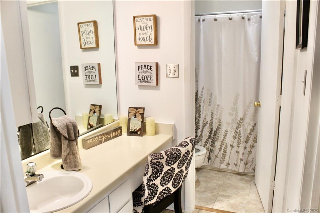 4912 Sardis Road, Unit C Charlotte, NC 28270 - Photo 8 of 21 Gallery Image 8