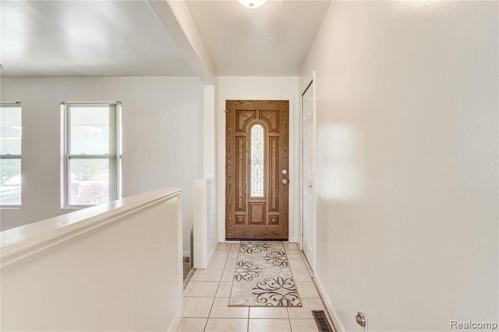 8530 Duffield Road Flushing, MI 48433 - Photo 4 of 29