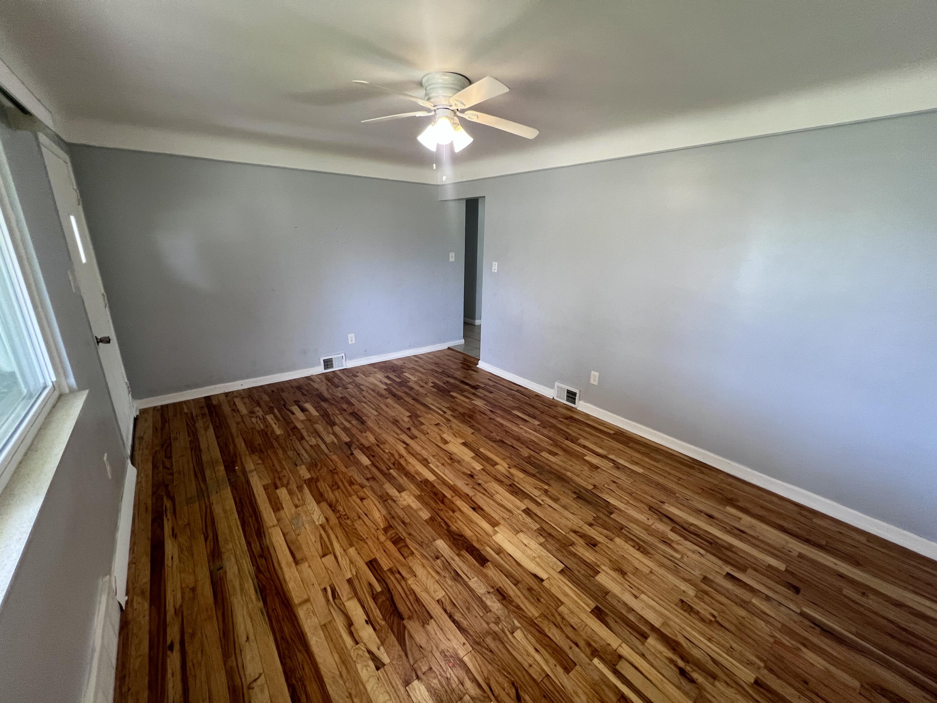 2252 Winston Drive Sterling Heights, MI 48310 - Photo 6 of 21 IMG_9007