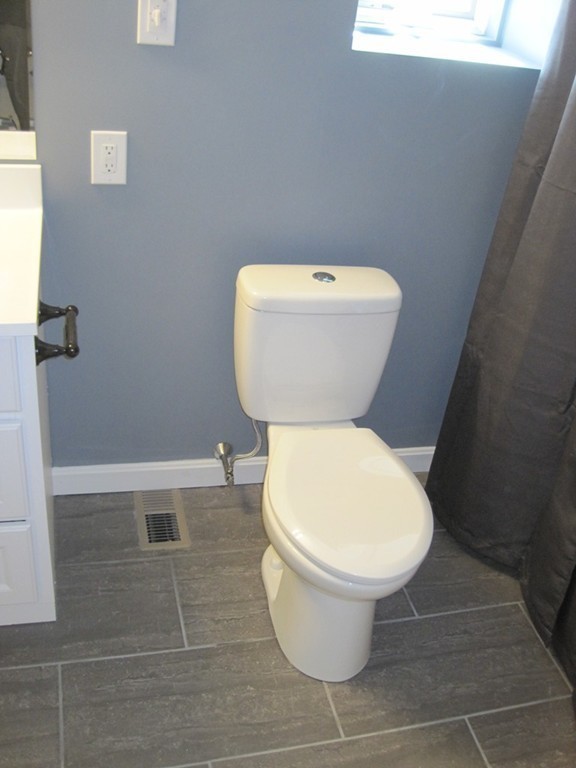 19 Inwood Road Auburn, MA 01501 - Photo 18 of 25 Gallery Image 18
