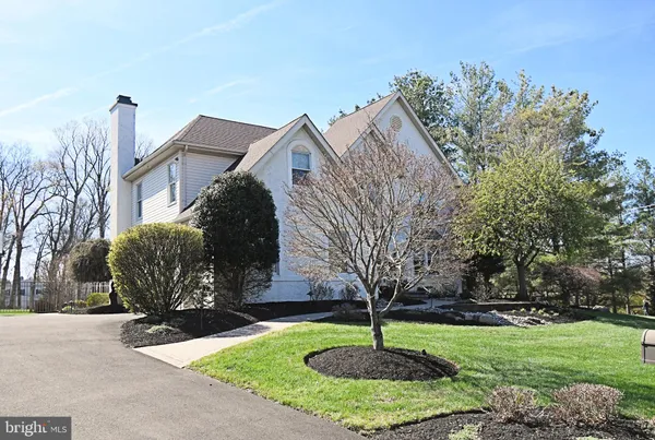 $975,000 | 27 Arabian Way, Holland, PA 18966