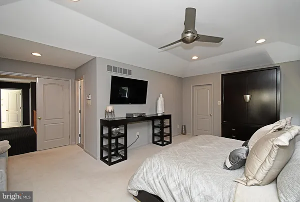 $975,000 | 27 Arabian Way, Holland, PA 18966