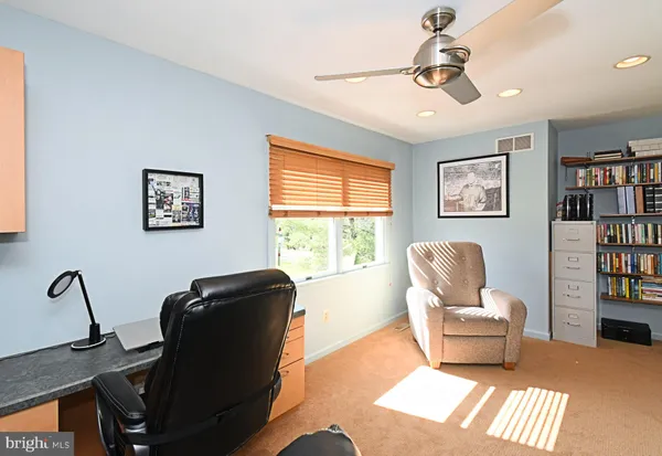 $975,000 | 27 Arabian Way, Holland, PA 18966