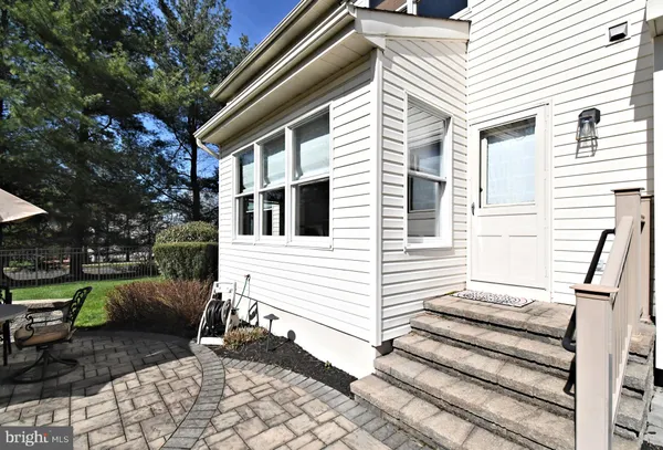 $975,000 | 27 Arabian Way, Holland, PA 18966