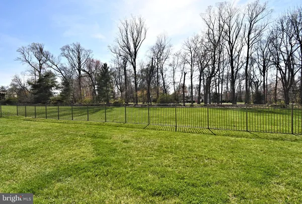 $975,000 | 27 Arabian Way, Holland, PA 18966